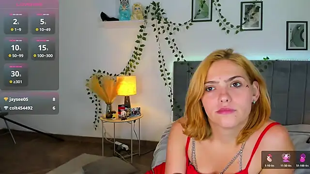 XXX chat uživo modela DellaRows