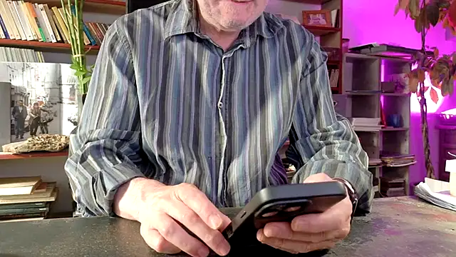 yvanbonar Chat XXX in diretta