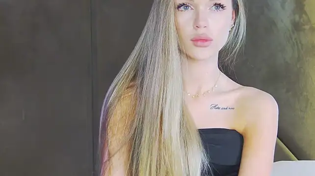 MarilynNova Chat XXX in diretta