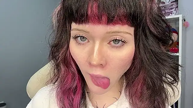 ShadowBarbie's Live XXX Chat