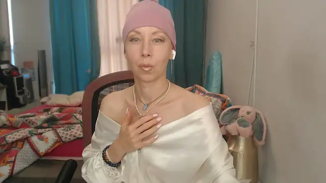 LuxuryNika Chat XXX live