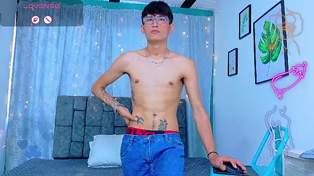 NicolasTorrez 即時 XXX 聊天