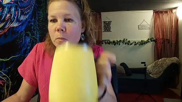 CallMeMaria live XXX chat