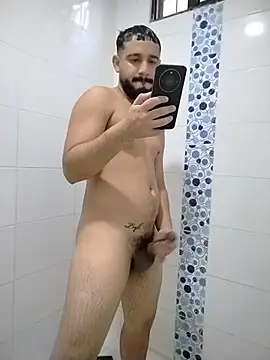 צ'אט XXX בשידור חי של BadboyX333