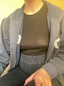 KittieCremen Live XXX chat