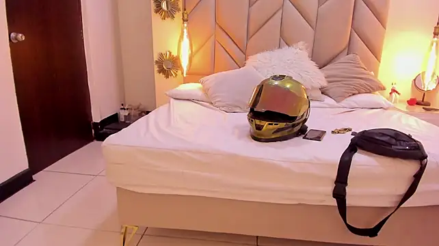 Онлайн чат XXX LeoDrake_
