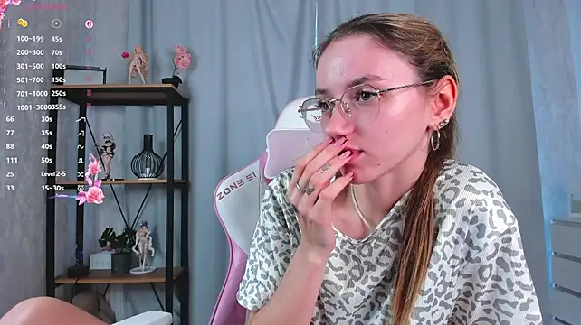 Chatroom XXX en direct de NellieEinspahr