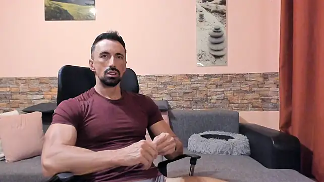 HotHunkTrainer: απευθείας συνομιλία ΧΧΧ
