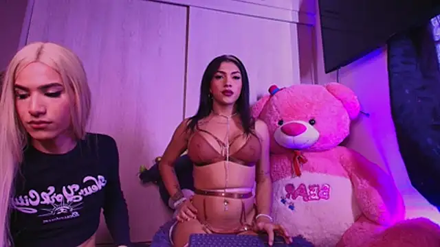 Chat +18 de Princess_Hottys ao vivo