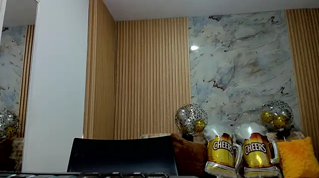 Any_topless লাইভ XXX চ্যাট