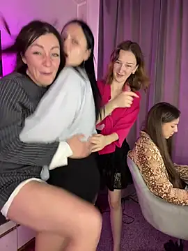 Živý XXX chat CherryBombs-