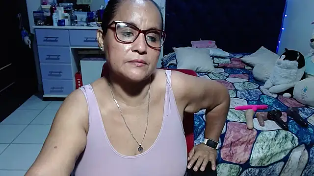 pervert_mommy_'s Live XXX Chat
