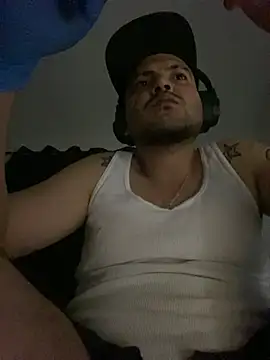 GusanoDelicioso's Live XXX Chat