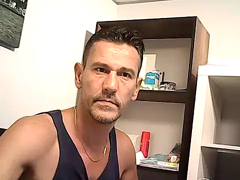 mastercharisma35 Adlı Modelin Canlı XXX Sohbeti