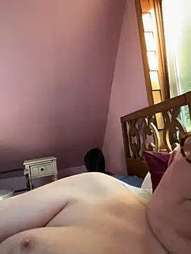 Онлайн чат XXX CharlieWeaver22