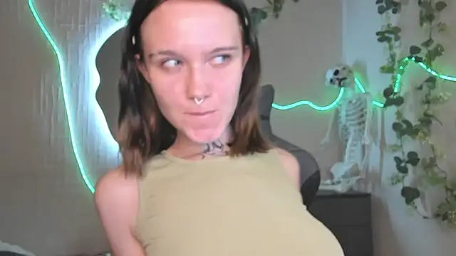 Elastikisss' Live XXX Chat