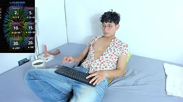 Benjamin_Buster Adlı Modelin Canlı XXX Sohbeti