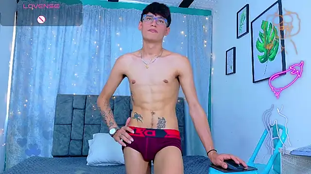 NicolasTorrez Webcam show
