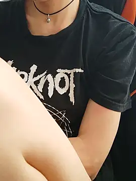 XXX chat uživo modela Aashikalaa
