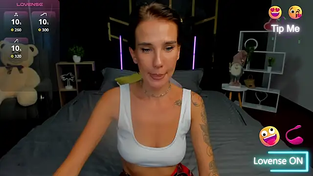 Kissamya Live XXX Chat