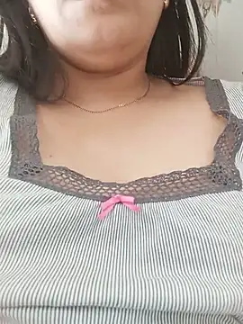 Lara-_-28 লাইভ XXX চ্যাট