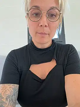 marinella07's Live XXX Chat