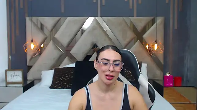 MartinaaFit Adlı Modelin Canlı XXX Sohbeti