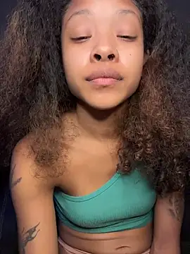 rubywithpearls' Live Chat Room