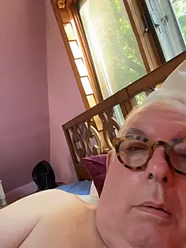 Chat +18 de CharlieWeaver22 ao vivo