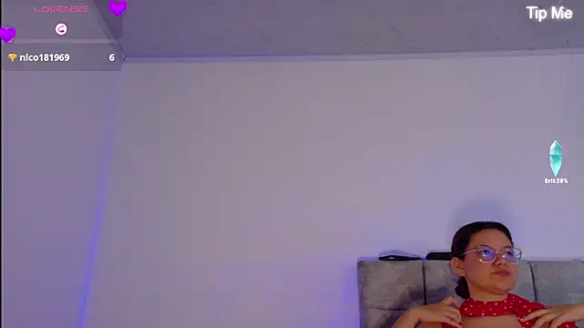 Evaa_02 লাইভ XXX চ্যাট