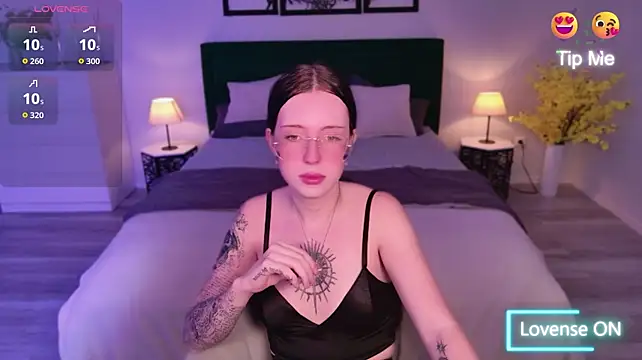 AlexisBliss Adlı Modelin Canlı XXX Sohbeti