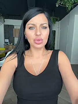 Онлайн чат XXX ReynaMorel