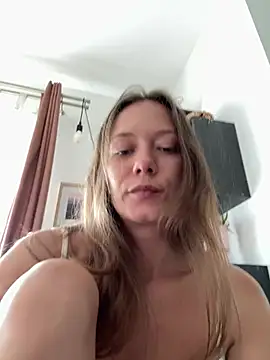 JulieLittleLove live XXX chat