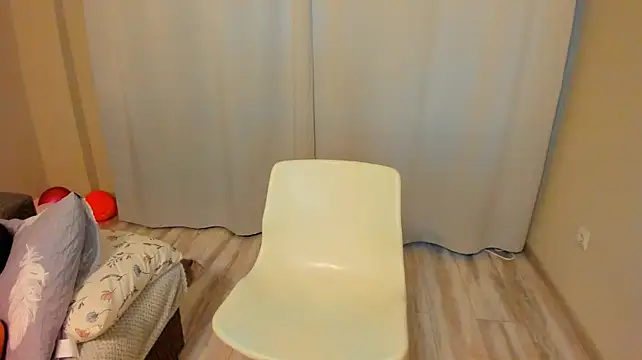 Mimi_Mira Chat XXX in diretta