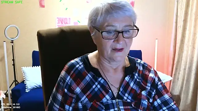 Sandra_Snowflake's Webcam Show
