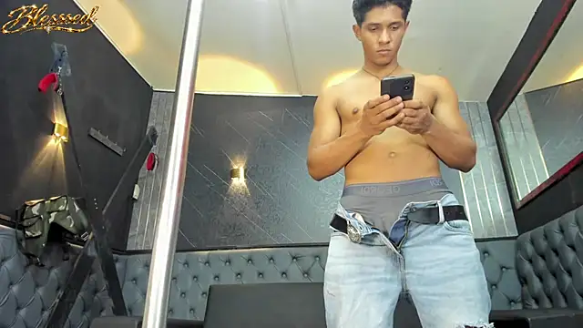 Chat XXX en directo de Yoel_Blessed