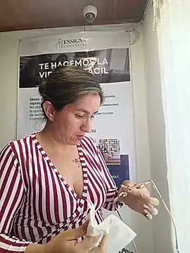 Valentina--1's Live XXX Chat