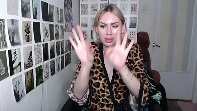 CapriScorpion's Live XXX Chat