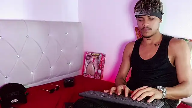 Angel_foxc13のライブXXXチャット