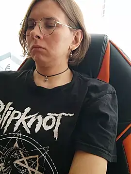 Chat +18 de Aashikalaa ao vivo