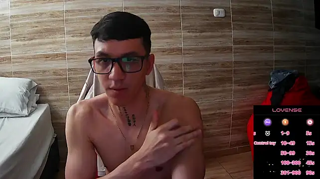 Chatroom XXX en direct de angelicious_