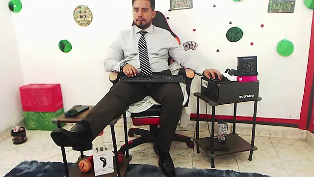 KalethBigDick élő XXX-chatje