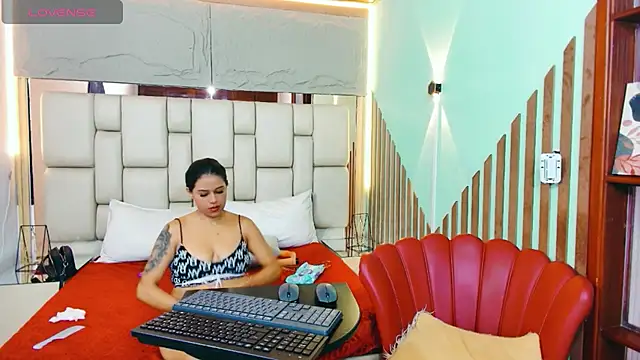 KatANDfer Adlı Modelin Canlı XXX Sohbeti