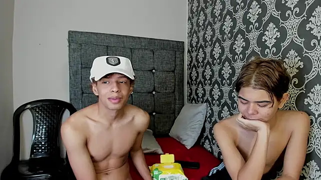 Živý XXX chat Boys_Curlys_