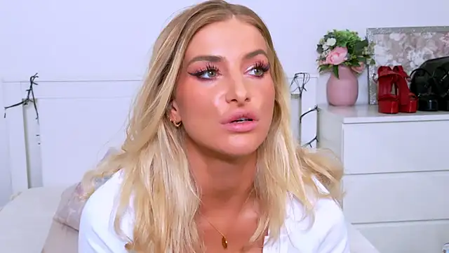 Lia_Benini Chat XXX in diretta