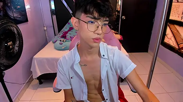 Chat +18 de LiamHeatx ao vivo