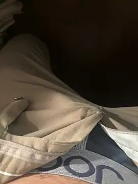Lust_guy27 élő XXX-chatje