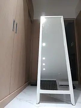 mochi8802 Adlı Modelin Canlı XXX Sohbeti