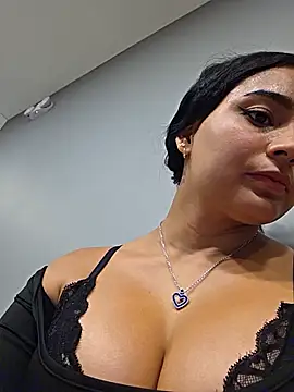 Ashlyrouxx's Live XXX Chat