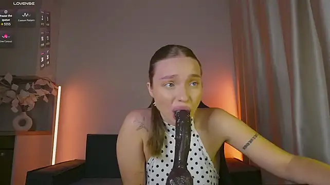 violla_sinzz XXX чат на живо